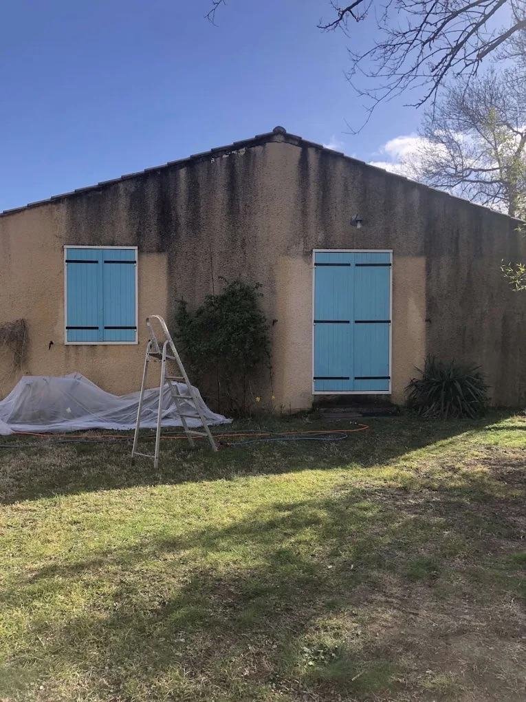 Façade nettoyée, avant