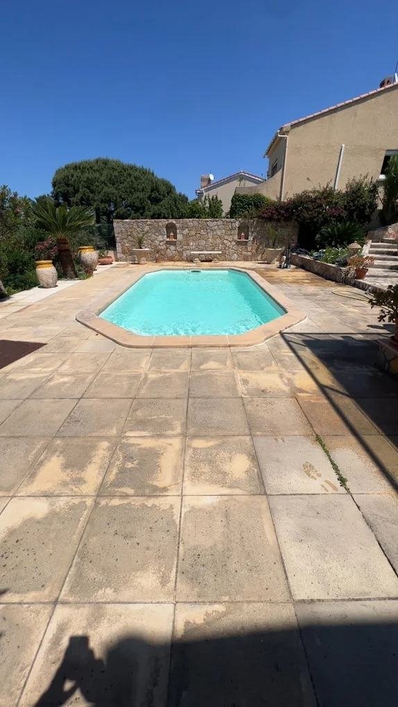 Terrasse dallée nettoyée, avant