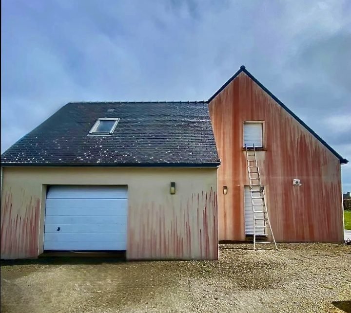 Façade nettoyée, maison 3, avant